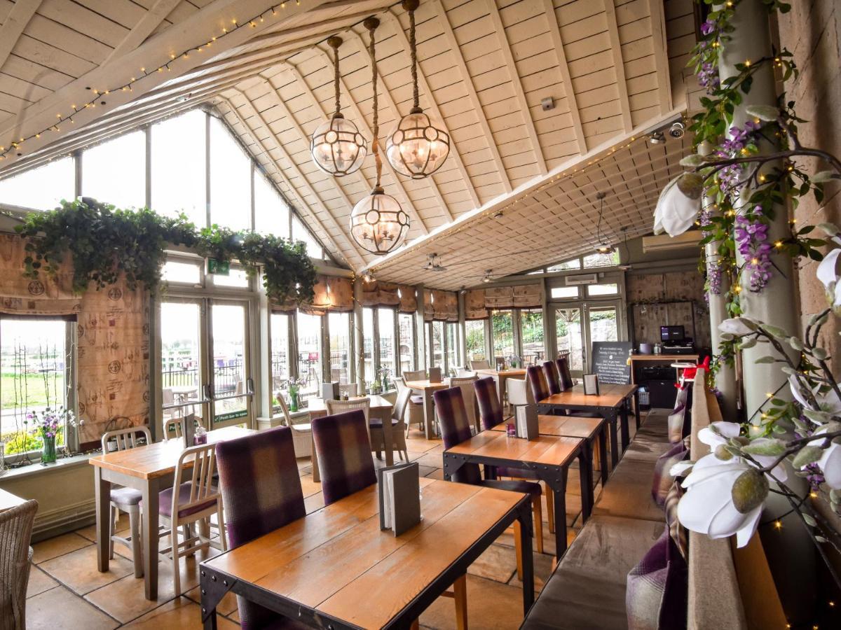 The Meadowpark Bar, Kitchen & Rooms 스털링 외부 사진